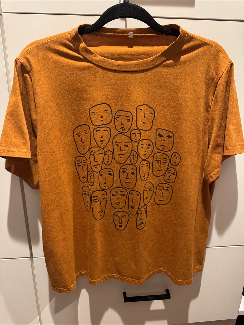 Long Cropped Graphic T-Shirt - Faces Print